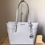 Michael Kors Purse Photo 0