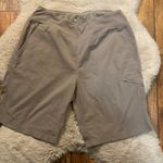 Mountain Hardwear  Shorts Size Medium 9" Inseam Pull On Womens Tan Pockets Photo 0