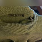 Cyrus Women’s  Green Turtle Neck Sweater Size Medium Photo 2