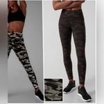Athleta  Rainier reflective leggings - small Photo 1