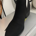 Very Volatile Elegant Black Ankle Boots by Volatile Size 6 Photo 0