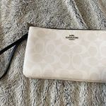 Coach Wallet Wristlet Photo 0