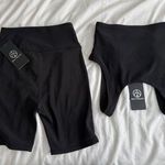 Move theology ribbed biker short with ribbed low cut back bra Black Photo 0