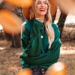 VICI LUKE CONTRAST CABLE KNIT SWEATER - HUNTER GREEN Photo 2