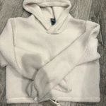 Wild Fable Womens Medium White Crop Top Sweatshirt Hoodie Photo 0