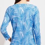 Vineyard Vines EUC Printed Sankaty Top Blue Size Large Photo 1