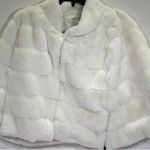Tahari  White Faux Fur Shawl NWT size large Photo 0