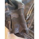 Yogalicious  S Gray Black Camo Full Zip Track Jacket Women’s $98 Photo 6