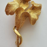 Vintage Signed Coro Pegasus Iris Lily Orchid Flower Brooch Brushed Gold Tone Photo 0