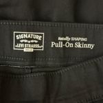 NWT Levis Shaping Pull On Skinny Pants Womens 4 Black Stretch Comfort Minimalist Size 27 Photo 3