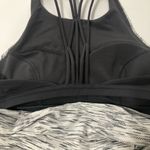 Lululemon  white grey  cross cross built in bra tank top women’s size 6 Photo 4