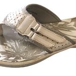 Clarks Adjustable Sporty White Thong Summer Flip Flop Sandal Size 8M Summer Fun Photo 1