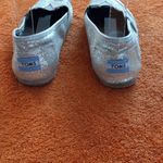 Toms  8.5 Silver Glitter Shoes Photo 4
