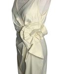 Max and Cleo Sleeveless Cocktail Dress 4 Cream V Neck Rosette Lined Zipper Photo 2