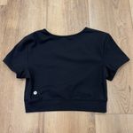 Halara ππ CROSSOVER HEM CROPPED SPORTS TOP BLACK SZ S Photo 4