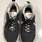 Nike  Black and White Athletic Shoes Sleek Design Photo 1