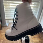 Sincerely Jules  White Chelsea Boots Photo 0