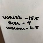 Old Navy  Woman's Sz 4 Black Mid Rise 'The Everyday Short' 6"‎ Inseam Chino Photo 6