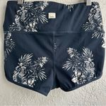 Vuori  Navy Floral Activewear Photo 6