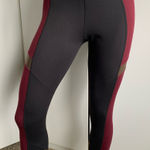 Betsey Johnson 3/4 leggings pull on women’s large black/burgundy Photo 0