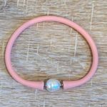 Canvas Bali Freshwater Pearl Silicone Bracelet in Bubble Gum Pink Photo 1