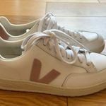 VEJA V 12 Sneakers Photo 0