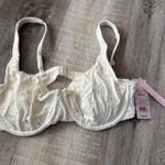 Wild Fable 2  White/Ivory Bikini Tops Size Medium Photo 3