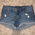Hollister Low Rise Shorts Photo 0