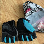 Women’s workout glover size small Black Photo 0