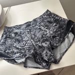 Lululemon Hotty Hot Short 2.5” Size 8 Photo 1