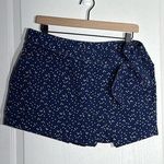 Vineyard Vines  Navy Blue Polka Dot Skort Photo 0