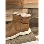 Eddie Bauer  Ladies Warm Lined Cushioned Footbed Siren Winter Boot Tan Size 8 Photo 2