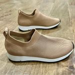 Onyx Women’s Comfort Sneaker Tan White Size 6.5 NWOT Photo 3