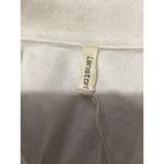 Lanston White Ribbed V Photo 3