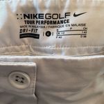 Nike  Golf Tour Performance Women Size 6 Shorts Bermuda Dri-Fit‎ Tan Khaki Photo 3