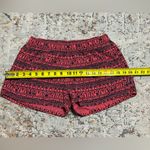 Patagonia Barely Baggies shorts with an Aztec geometric pattern Pink size Medium Photo 2