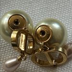 Christian Dior DIOR TRIBALES EARRINGS Gold-Finish Metal with White Iridescent Pink Resin Pearl Photo 3