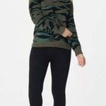 Barefoot Dreams  cozychic seasode crew neck pullover green camo small Photo 7