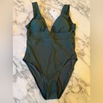 Quince NWT Palm Green Women’s Italian Plunge One-Piece Swimsuit Sz L 🌴 Photo 5