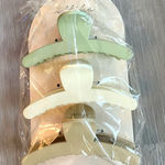 Ettika  3-Pack Claw Clips Light Green, Cream, Tan Pastels Spring Pallet Photo 0