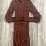 PILCRO Brown Quarter Photo 0