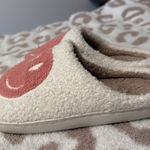Smiley Face Slippers Amazon size 7 Photo 2