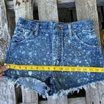 Wrangler Vintage “star splatter” frayed jean short Photo 2