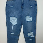 Pretty Little Thing  Distressed Mom Jean Photo 0