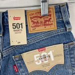 Levi's NWT Originals High Rise Button-Fly Frayed Hem Denim Shorts Photo 2