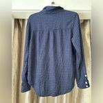Universal Threads Universal Thread button Down shirt size M Photo 1