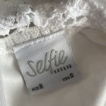 Selfie Leslie SHORT STORY RUFFLE STRAP CRISS-CROSS BACK DRESS FLORAL LACE WHITE Photo 10