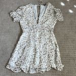 Paper Closet White Floral Plunging V Photo 10