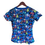 Uniform Advantage  short sleeved v-neck scrub top in blue with dog print size XS Photo 4