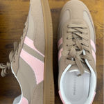 Madden Girl NWT Women's 9.5 M Taupe & Pink Sneakers Kory Photo 0